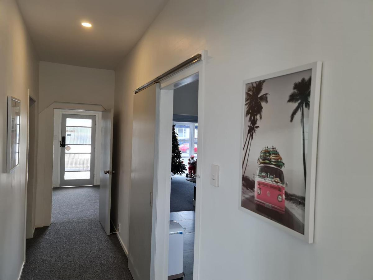 J&L Boarding Holiday House Hamilton Exterior photo